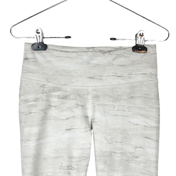 Alo Yoga White and Gray Airbrushed Marbled Full Length Leggings Size XS - Picture 3 of 10
